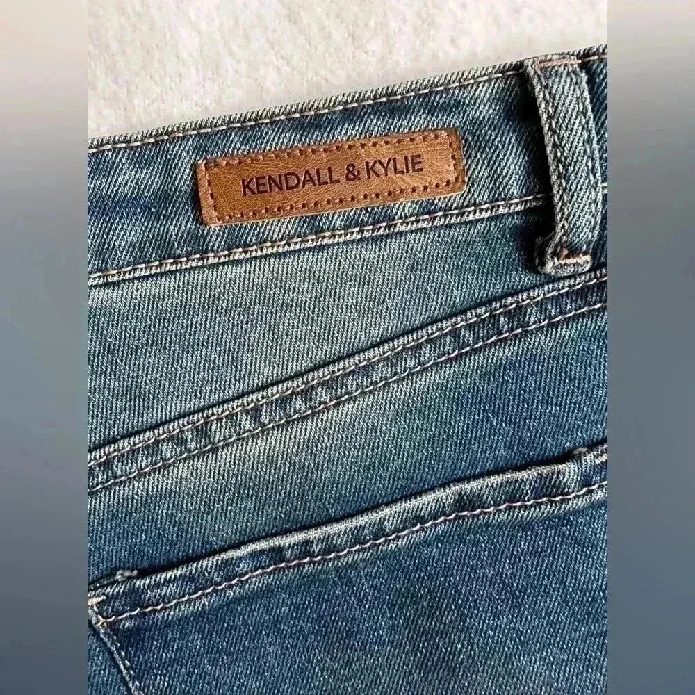 Kendall & Kylie Jeans - Picture 6 of 9